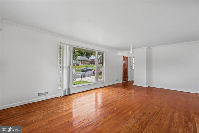 5301 KENMONT RD, Oxon Hill, MD 20745