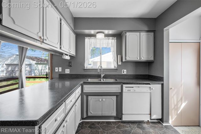33622 Bock Street, Garden City, MI 48135