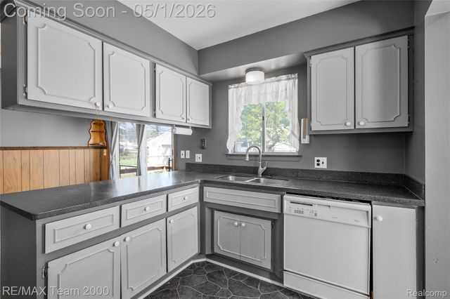 33622 Bock Street, Garden City, MI 48135