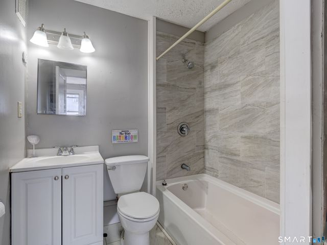 85-87 Spruce Street, Manchester, CT 06040
