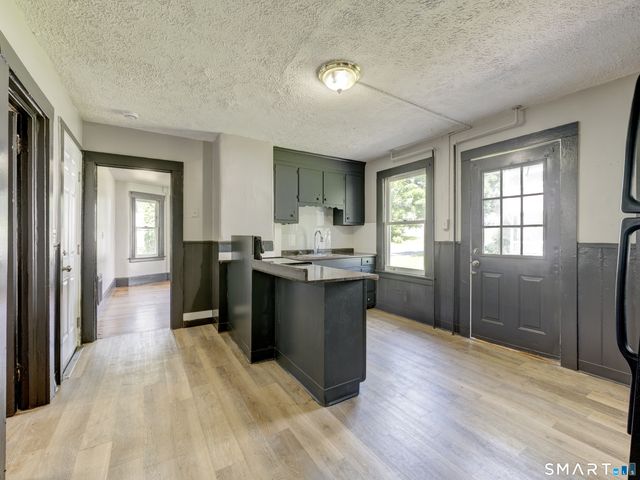 85-87 Spruce Street, Manchester, CT 06040