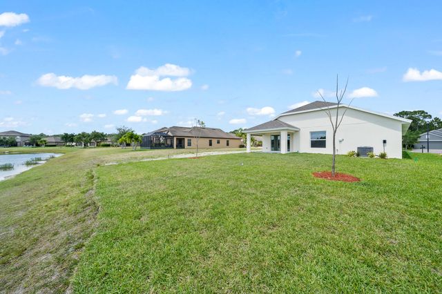 569 Dillard Drive SE, Palm Bay, FL 32909