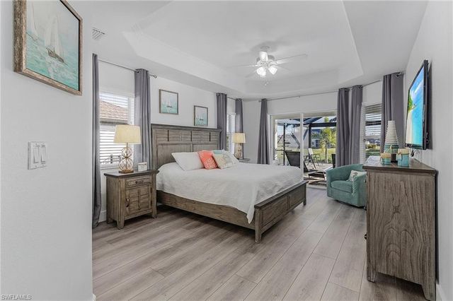 805 SW 8th CT, Cape Coral, FL 33991