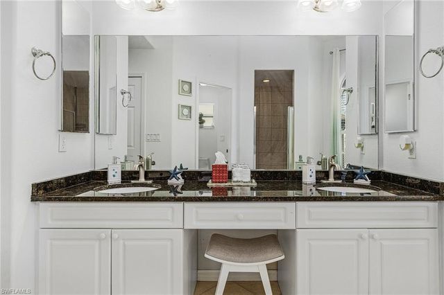 805 SW 8th CT, Cape Coral, FL 33991
