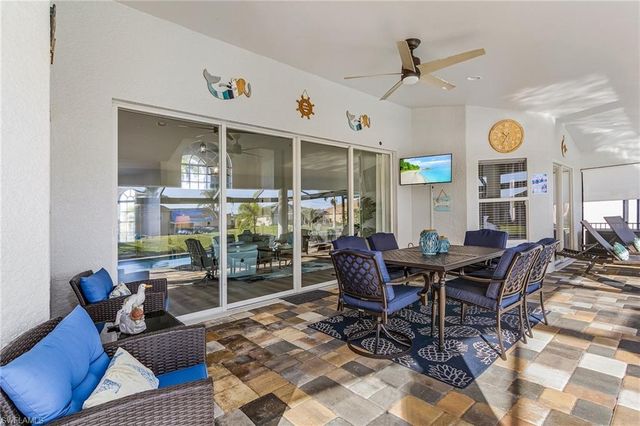 805 SW 8th CT, Cape Coral, FL 33991