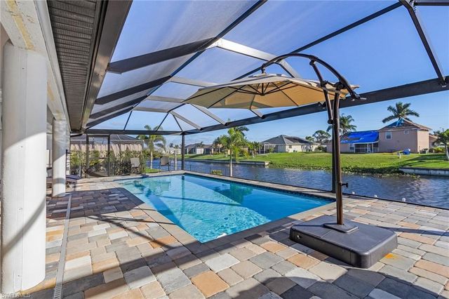 805 SW 8th CT, Cape Coral, FL 33991