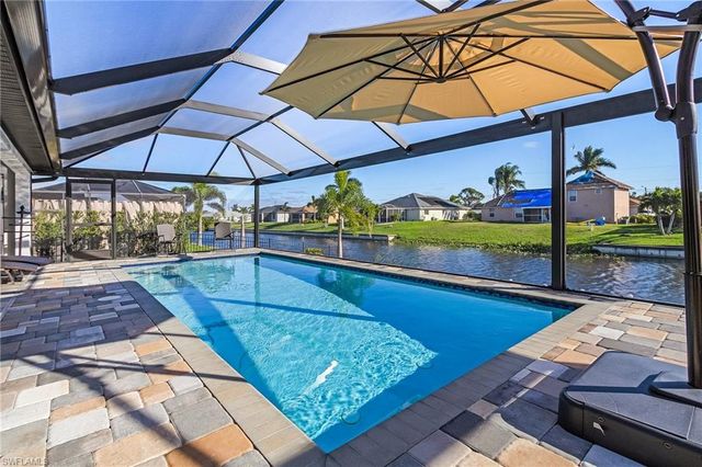 805 SW 8th CT, Cape Coral, FL 33991