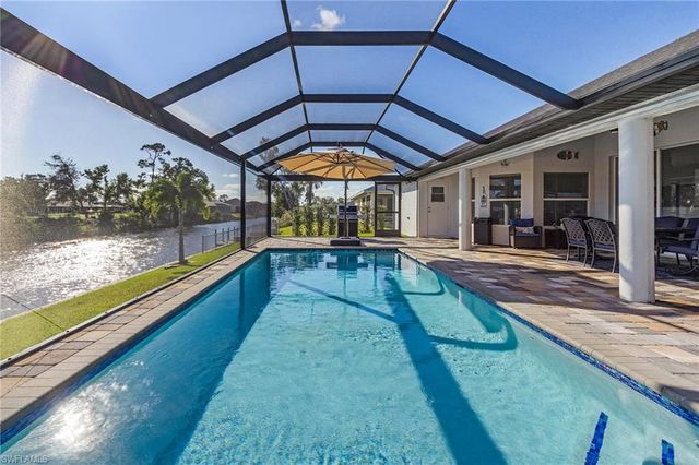 805 SW 8th CT, Cape Coral, FL 33991