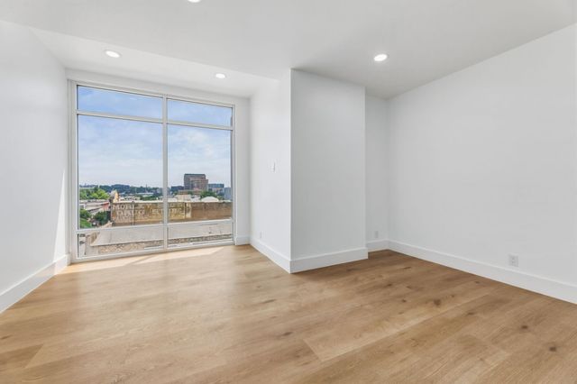 119 E 6th ST 703, Austin, TX 78701