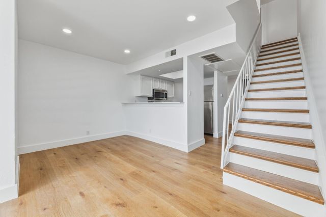 119 E 6th ST 703, Austin, TX 78701