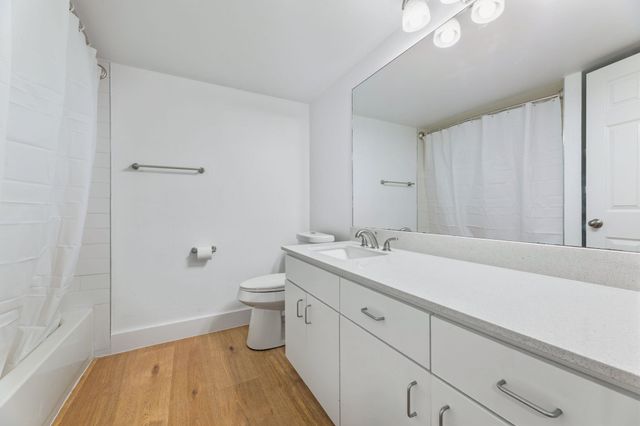 119 E 6th ST 703, Austin, TX 78701