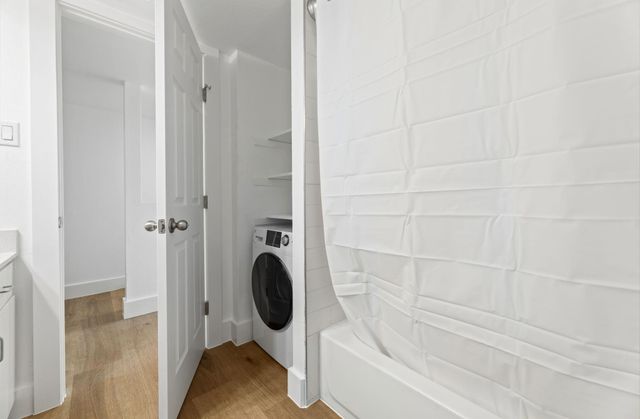 119 E 6th ST 703, Austin, TX 78701