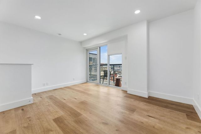 119 E 6th ST 703, Austin, TX 78701