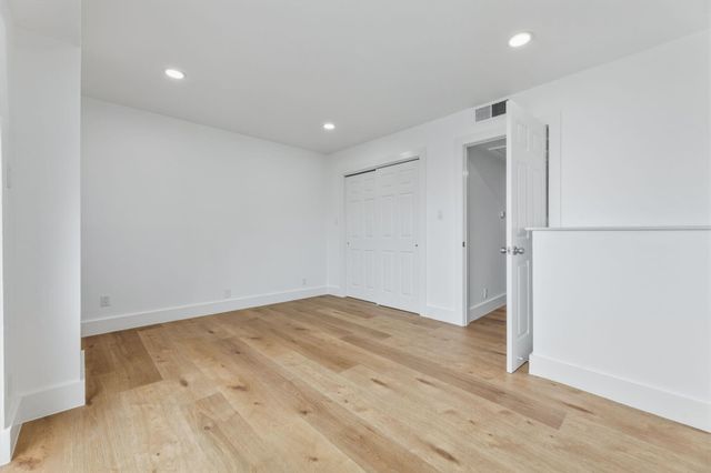 119 E 6th ST 703, Austin, TX 78701