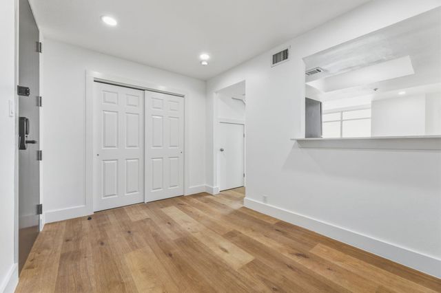 119 E 6th ST 703, Austin, TX 78701