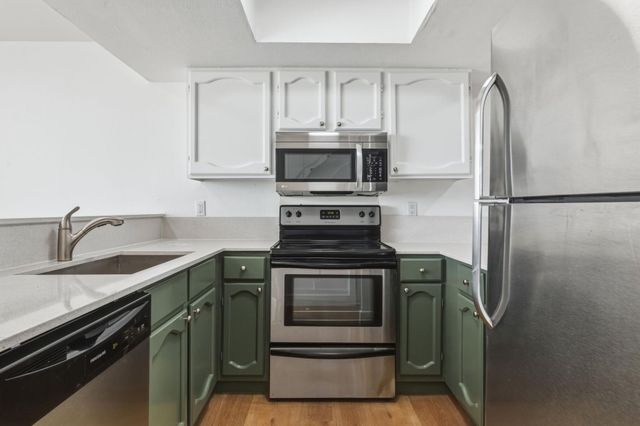 119 E 6th ST 703, Austin, TX 78701