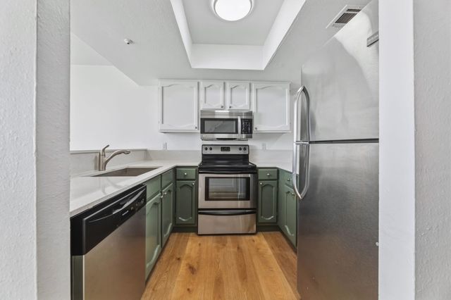 119 E 6th ST 703, Austin, TX 78701