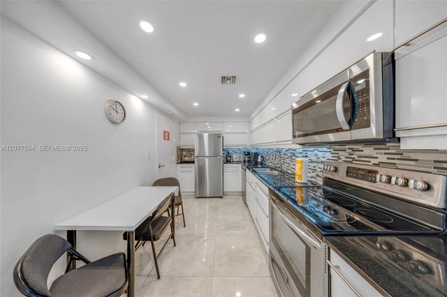 3901 S Ocean Drive 9J, Hollywood, FL 33019