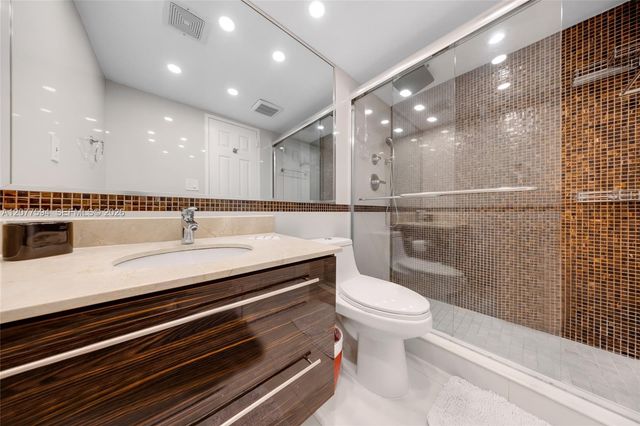 3901 S Ocean Drive 9J, Hollywood, FL 33019