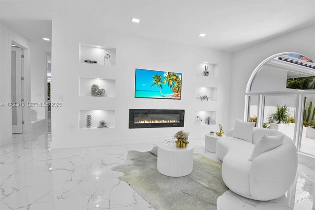 2578 NW 63rd Lane, Boca Raton, FL 33496