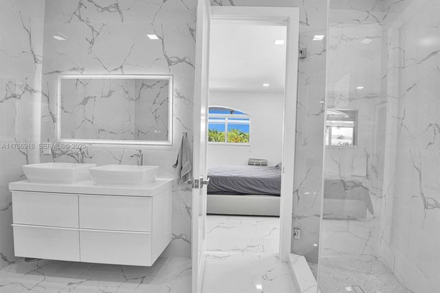 2578 NW 63rd Lane, Boca Raton, FL 33496
