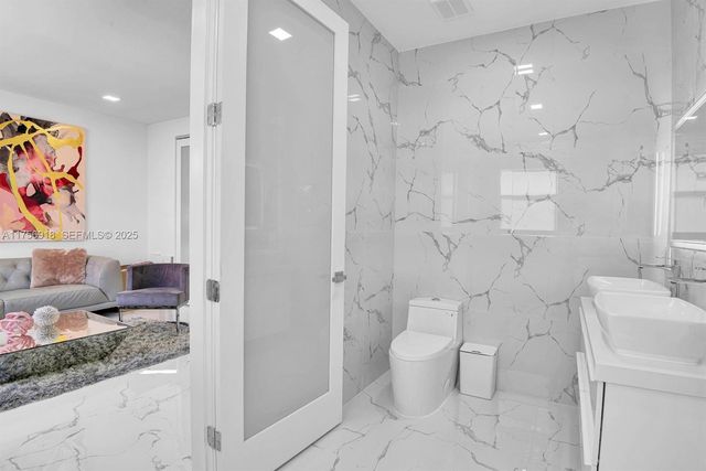 2578 NW 63rd Lane, Boca Raton, FL 33496