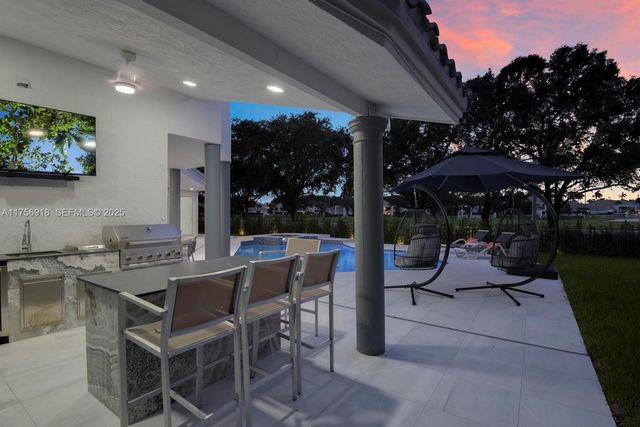 2578 NW 63rd Lane, Boca Raton, FL 33496