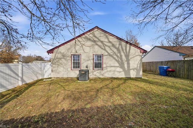 1801 Cougar CT, Virginia Beach, VA 23456