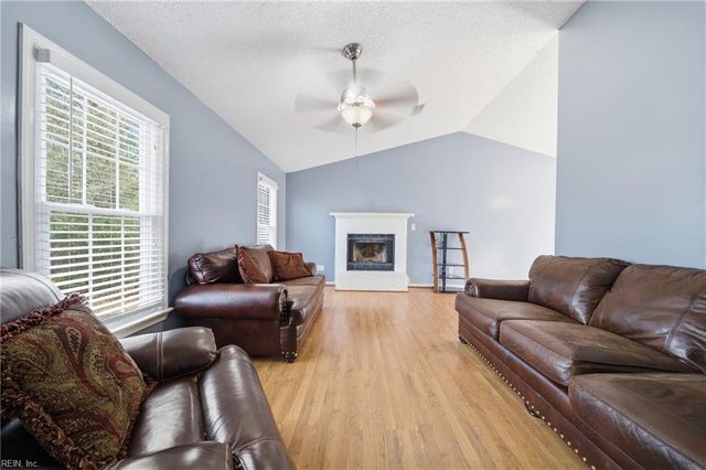 1801 Cougar CT, Virginia Beach, VA 23456