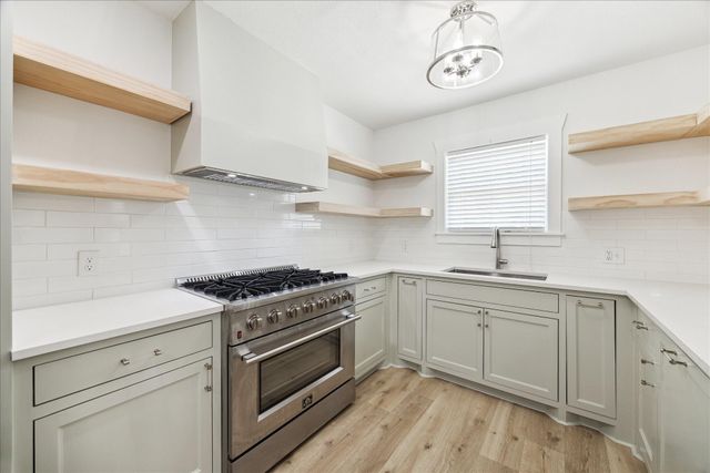 1419 Laird Street, Houston, TX 77008