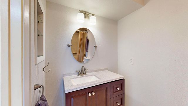1601 Pennsylvania Street NE K-01, Albuquerque, NM 87110