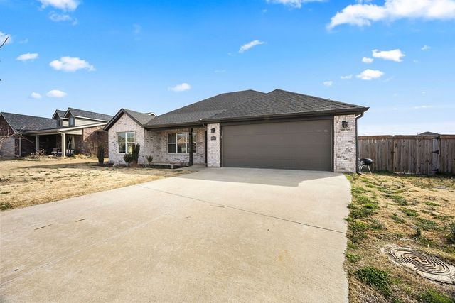 1052 Hampton Street, Tontitown, AR 72762