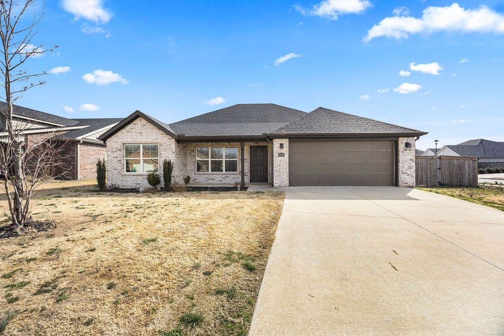 1052 Hampton Street, Tontitown, AR 72762