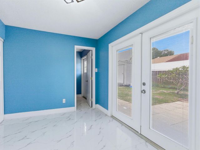 5669 S 35th Court, Greenacres, FL 33463