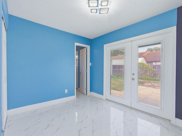 5669 S 35th Court, Greenacres, FL 33463