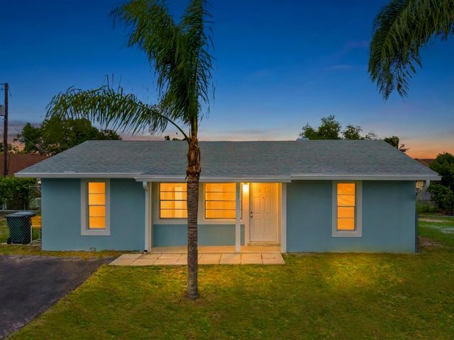 5669 S 35th Court, Greenacres, FL 33463