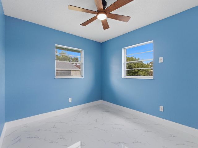 5669 S 35th Court, Greenacres, FL 33463