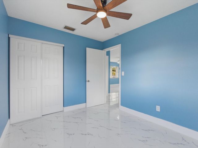 5669 S 35th Court, Greenacres, FL 33463