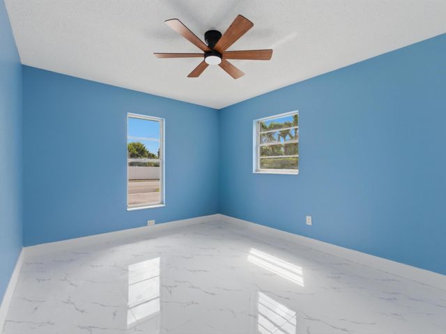 5669 S 35th Court, Greenacres, FL 33463