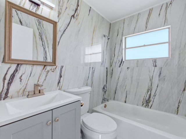 5669 S 35th Court, Greenacres, FL 33463