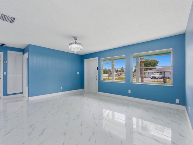 5669 S 35th Court, Greenacres, FL 33463