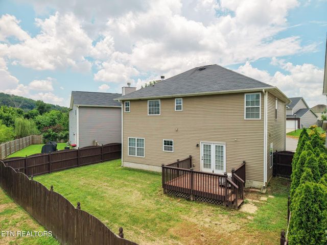 2208 Clover Vine Rd, Knoxville, TN 37931