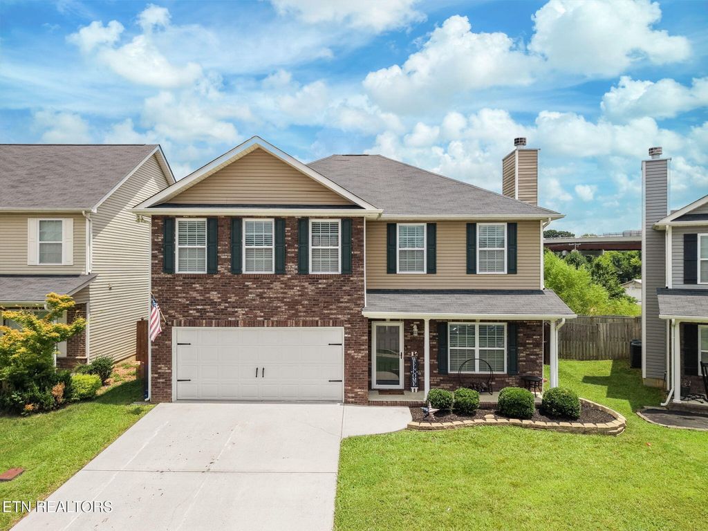 2208 Clover Vine Rd, Knoxville, TN 37931