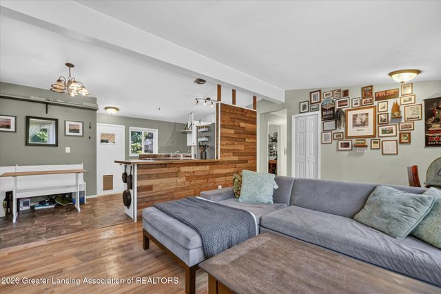 2427 Mark Avenue, Lansing, MI 48912