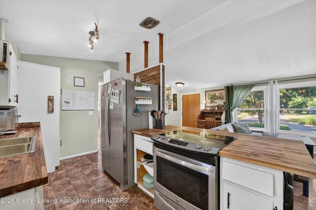 2427 Mark Avenue, Lansing, MI 48912