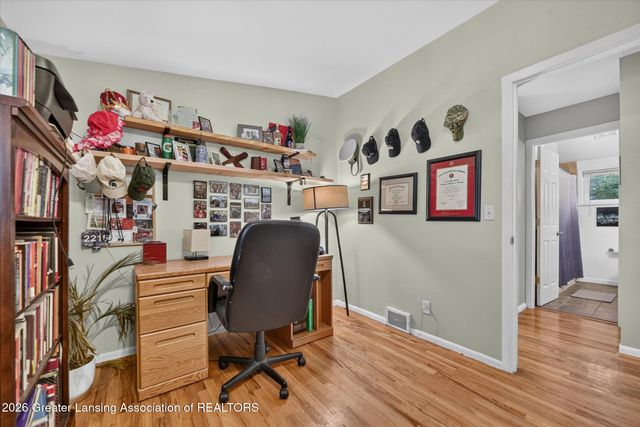 2427 Mark Avenue, Lansing, MI 48912