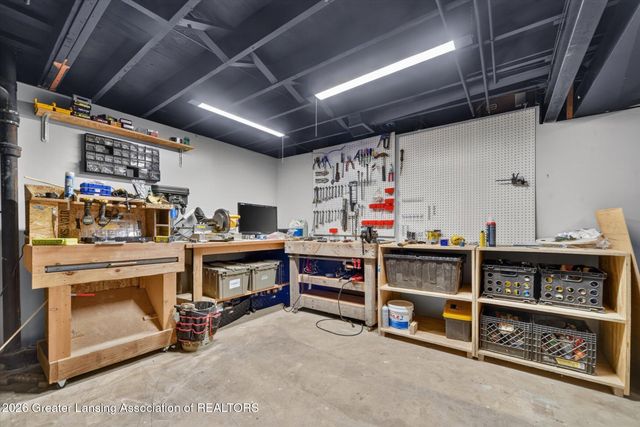 2427 Mark Avenue, Lansing, MI 48912