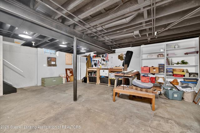 2427 Mark Avenue, Lansing, MI 48912
