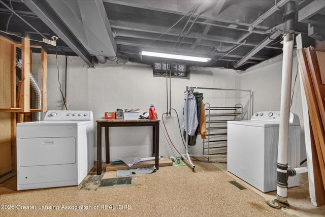 2427 Mark Avenue, Lansing, MI 48912