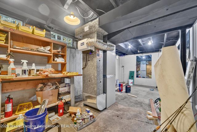 2427 Mark Avenue, Lansing, MI 48912